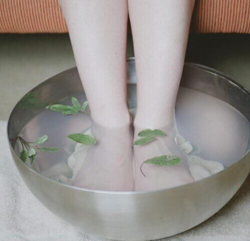 foot bath, herbs, sage-650874.jpg